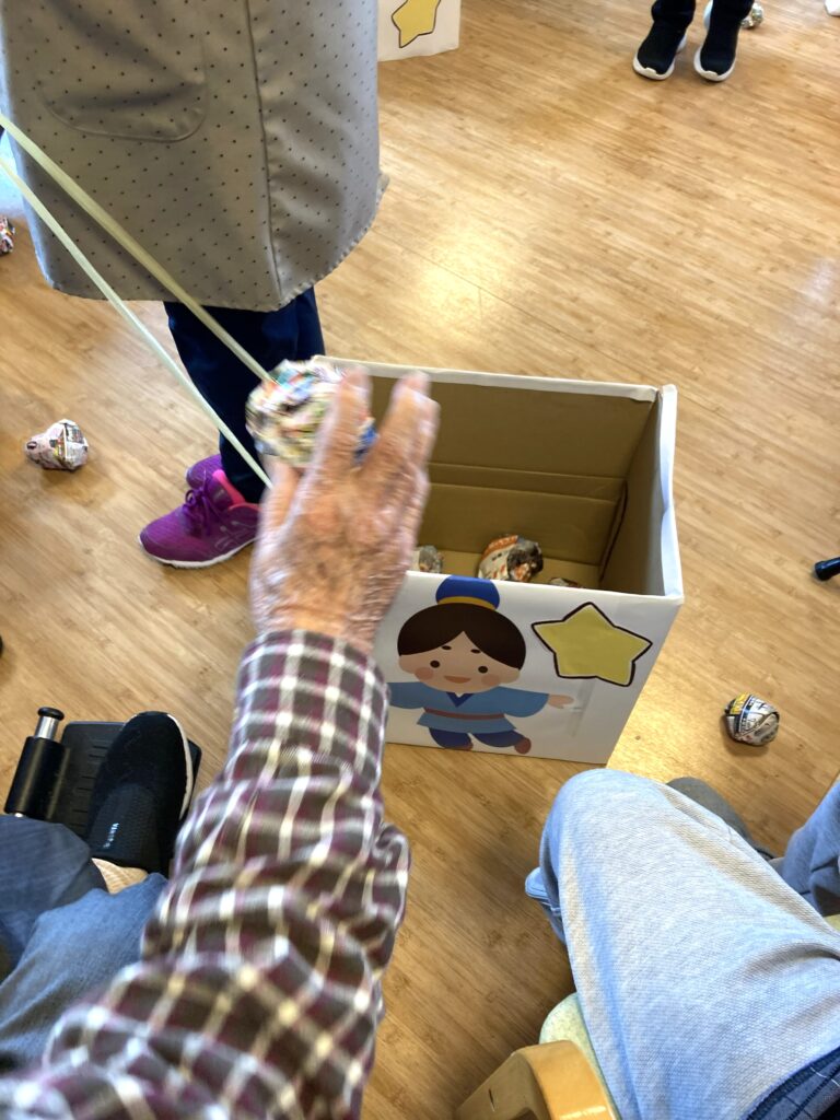 介護施設で誕生会と七夕行事　鳥取　老人ホーム　カルム皆生　202607-3