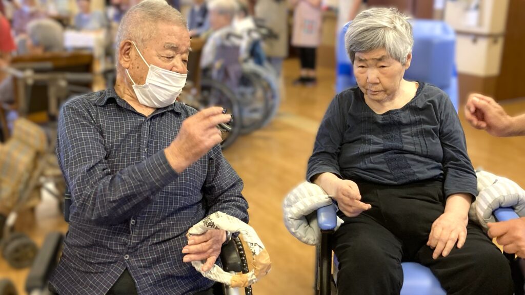 介護施設のレクリエーション　じゃんけんリレー　老人ホーム　鳥取　カルム皆生　202608-3