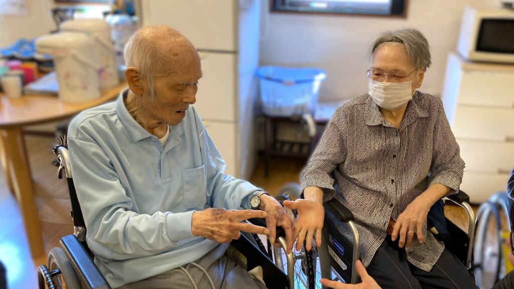 介護施設のレクリエーション　じゃんけんリレー　老人ホーム　鳥取　カルム皆生　202608-1