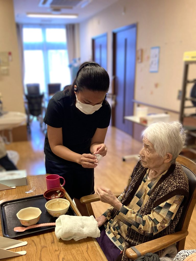 介護施設の外国人スタッフ 特定技能実習生 鳥取　米子　皆生　カルム皆生　202610-3