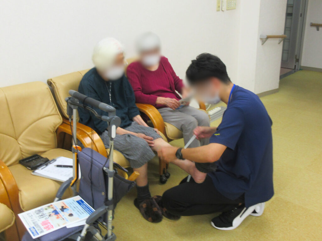インボディ In-Body 体成分分析機器 見える化 カルム桃山台 大阪老人ホーム 介護施設 介護付き有料老人ホーム 202506-3