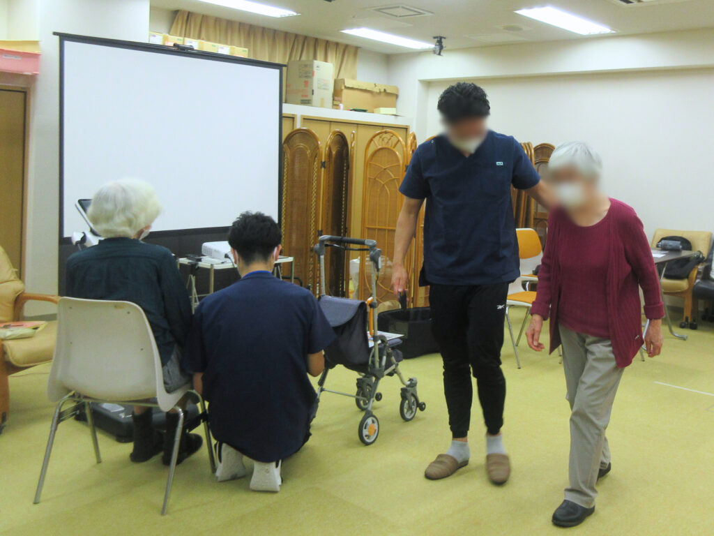 インボディ In-Body 体成分分析機器 見える化 カルム桃山台 大阪老人ホーム 介護施設 介護付き有料老人ホーム 202506-4