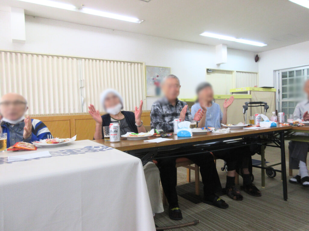 カルム桃山台 吹田市 大阪 老人ホーム 介護施設 高齢者施設 父の日 家族 行事 202507-2