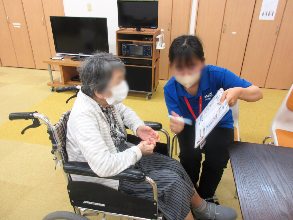 明治乳業　明治　meiji　骨密度　測定　カルシウム　カルム桃山台　大阪　介護施設　老人ホーム　202507-5