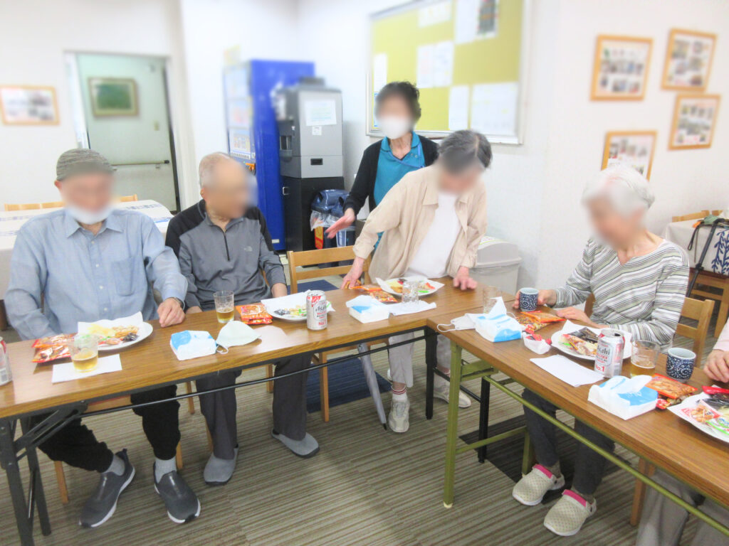 カルム桃山台 吹田市 大阪 老人ホーム 介護施設 高齢者施設 父の日 家族 行事 202507-3
