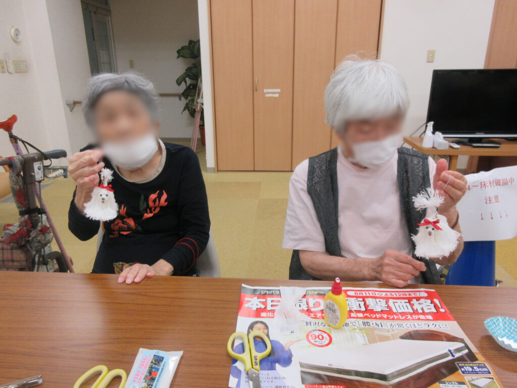 ハンドメイド レク キーホルダー 工作 大阪 老人ホーム 介護施設 介護付き有料老人ホーム カルム桃山台 吹田市 202508-5