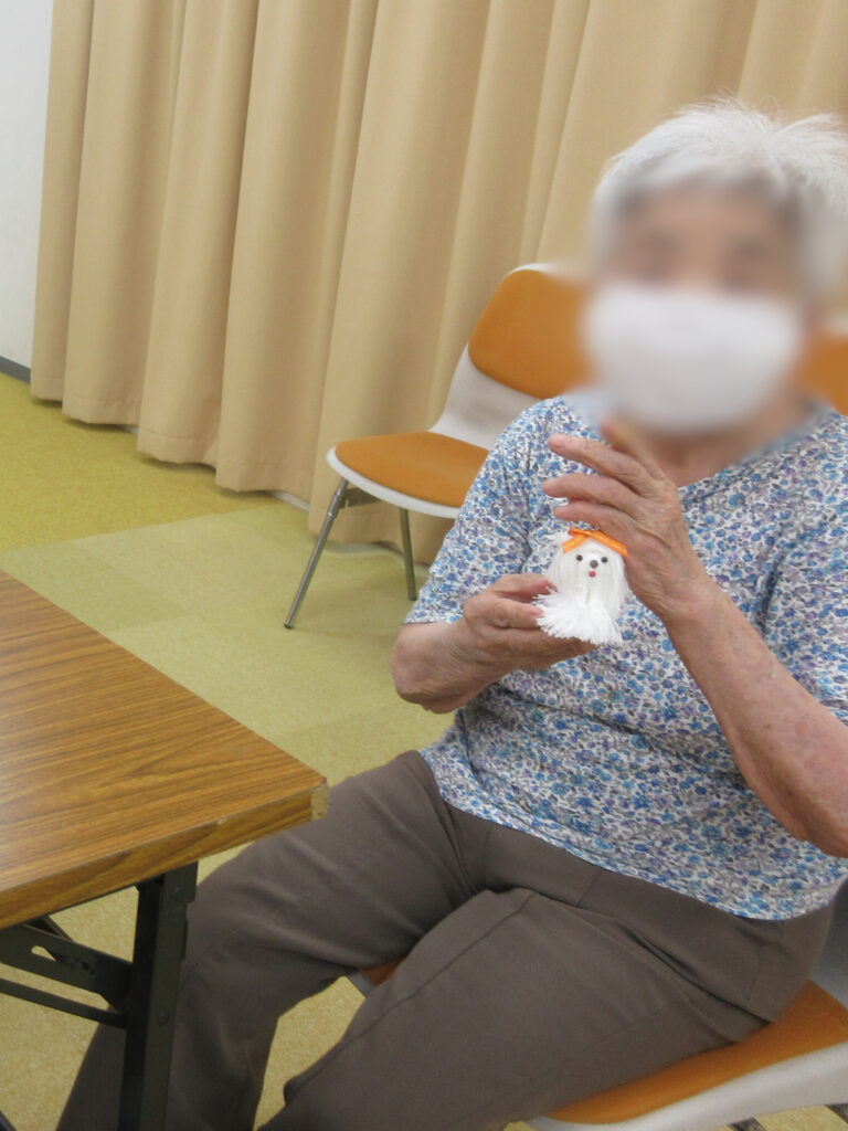 ハンドメイド レク キーホルダー 工作 大阪 老人ホーム 介護施設 介護付き有料老人ホーム カルム桃山台 吹田市 202508-4