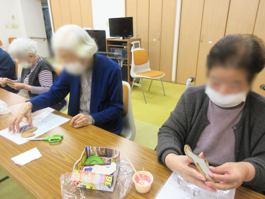 大阪　介護施設　老人ホーム　カルム桃山台　干支飾り　202512-2