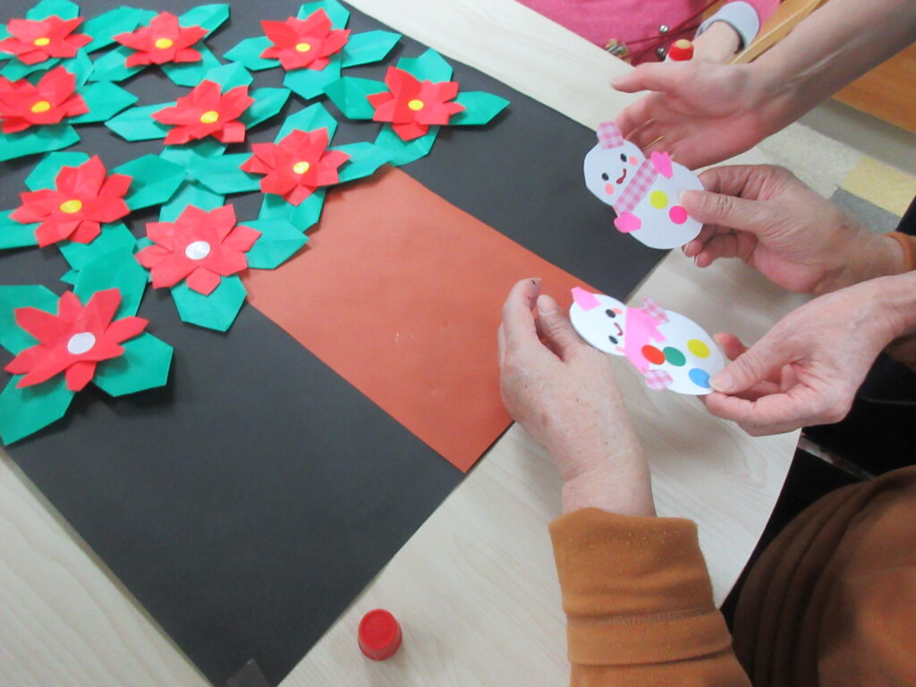 大阪　老人ホーム　介護施設　クリスマスツリー作り　カルム桃山台　202512-5