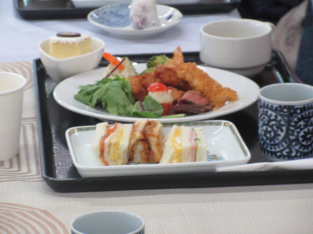 大阪　老人ホーム　カルム桃山台　忘年会　202601-5