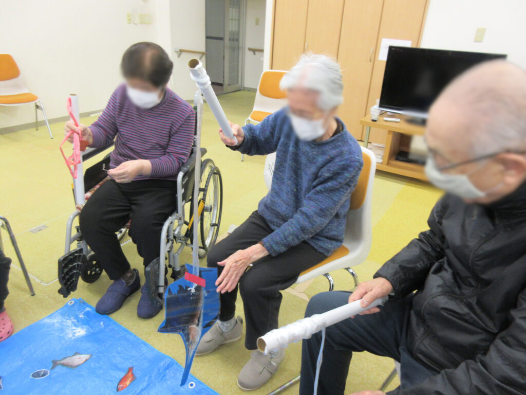 介護レクで魚釣り　大阪　吹田　介護施設　老人ホーム　カルム桃山台　202603-2