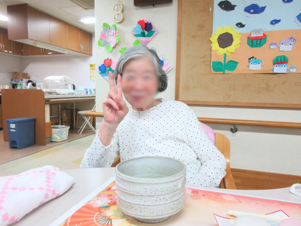 高齢者施設で敬老の日 大阪　老人ホーム　カルム桃山台　202609-5