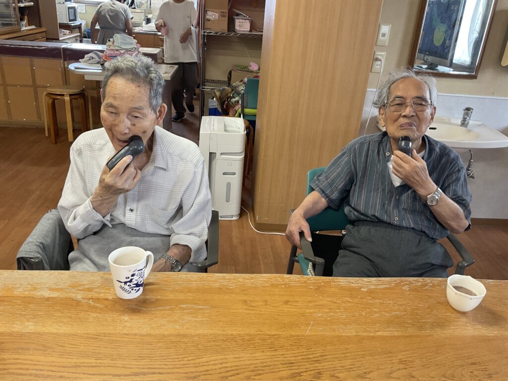 身だしなみ　入居者　髭剃り　米子　グループホーム　小規模多機能　カルム米子　202509-2