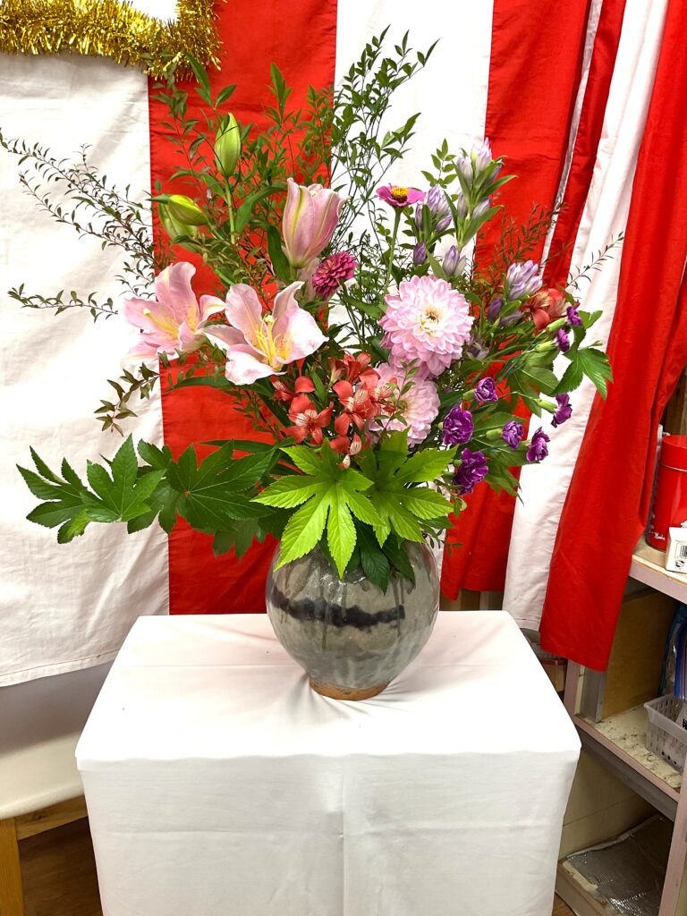 敬老会 お祝い御膳 余興 グループホーム 小規模多機能 老人ホーム カルム米子 鳥取 米子 202510-1