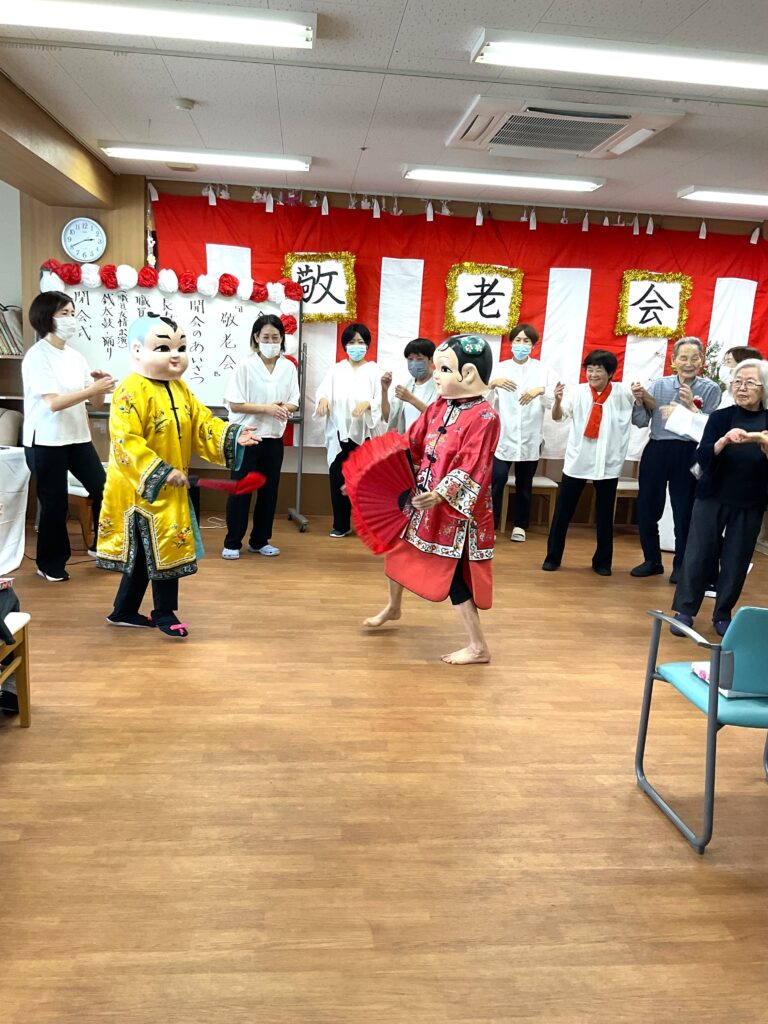 敬老会 お祝い御膳 余興 グループホーム 小規模多機能 老人ホーム カルム米子 鳥取 米子 202510-4