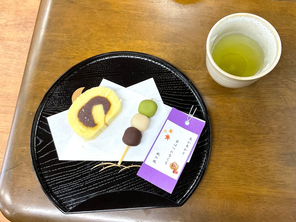 敬老会 お祝い御膳 余興 グループホーム 小規模多機能 老人ホーム カルム米子 鳥取 米子 202510-5