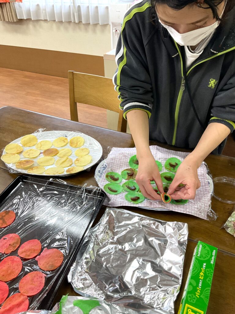 介護施設のひな祭りイベント スイーツバイキング 米子 グループホーム 小規模多機能 カルム米子 202603-2