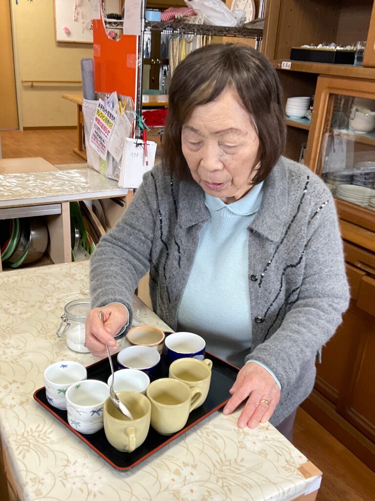 グループホームで入居者交流　鳥取　米子　カルム米子　小規模多機能　202606-1