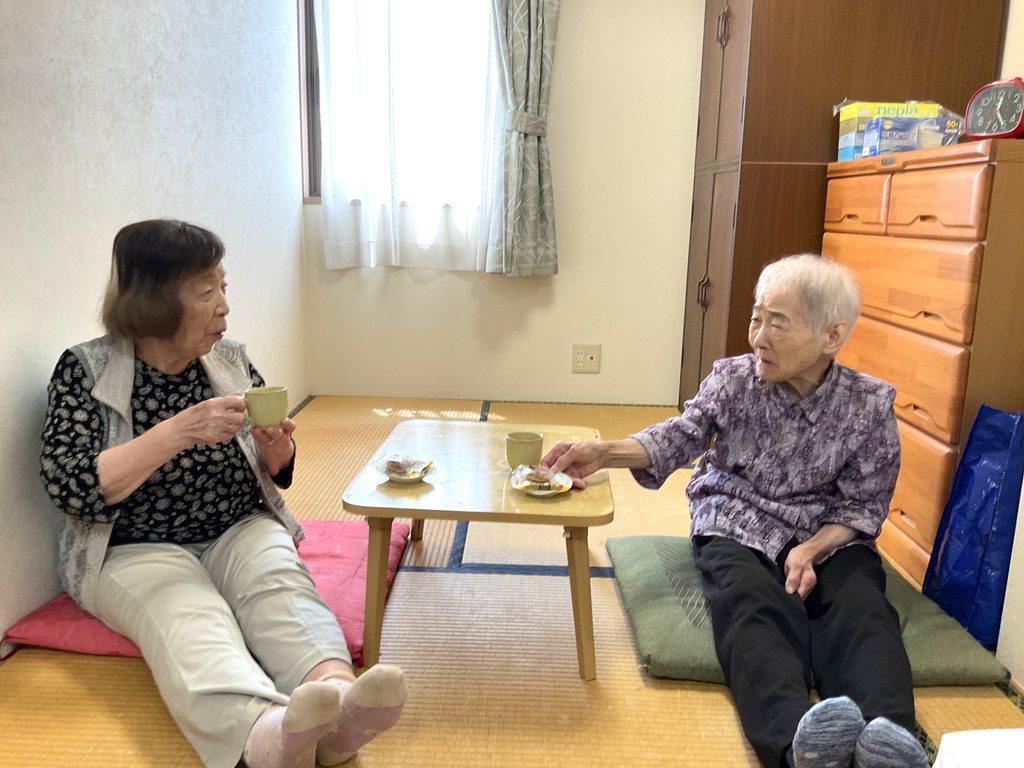 グループホームで女子会　鳥取　米子　介護施設　カルム米子　202609-1